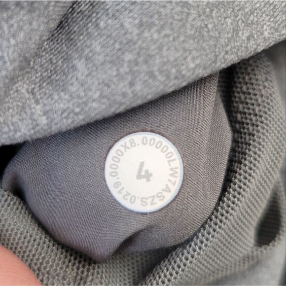 Lululemon On The Fly Short *2.5" Heathered Slate Size 4 - Picture 5 of 6